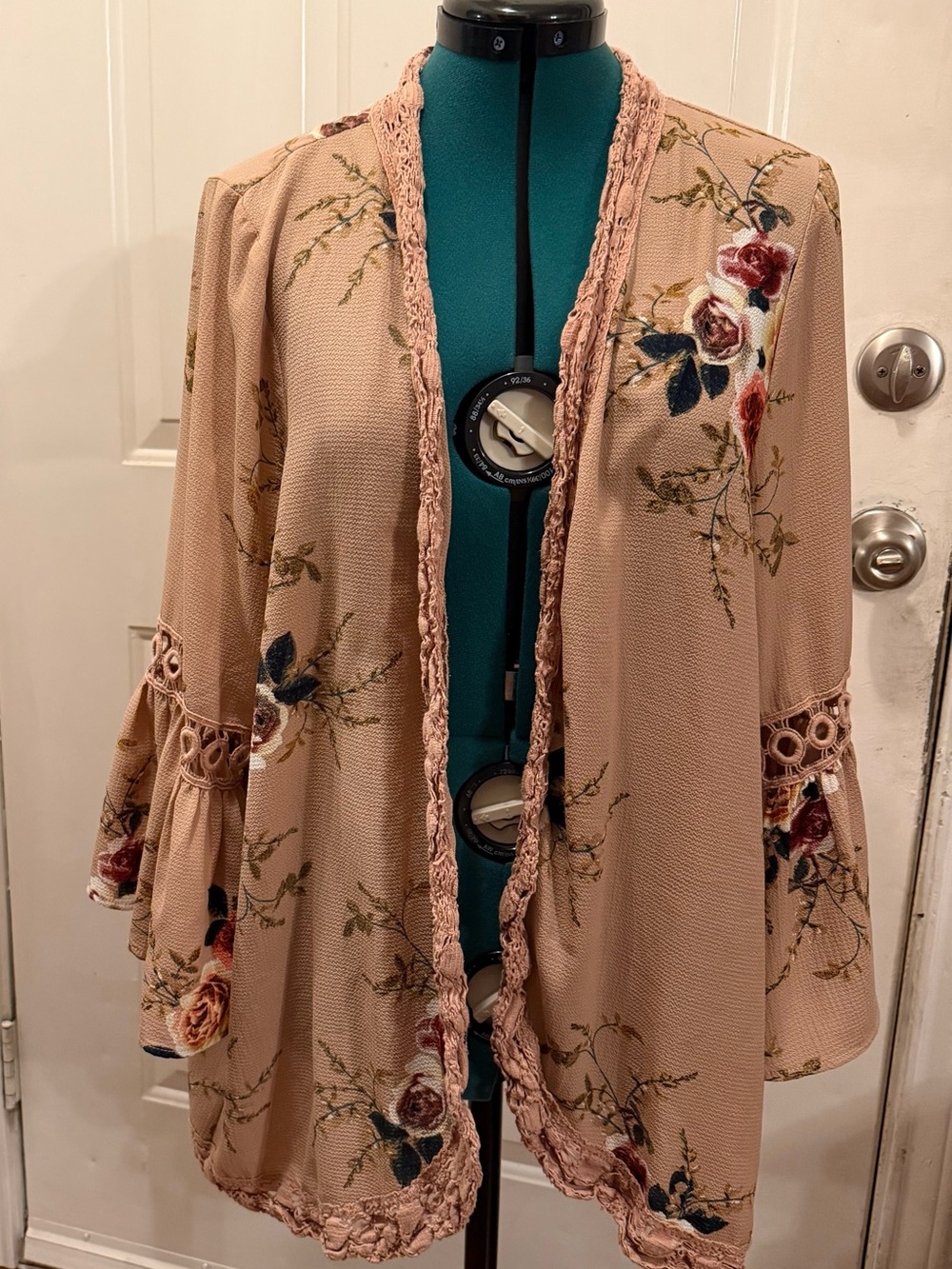 entro Blush Pink Floral Open Front Kimono Jacket